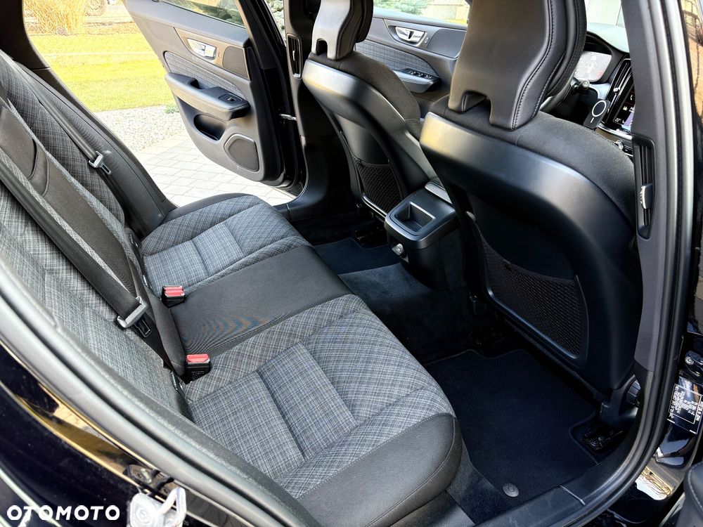 Volvo V60 B4 B Momentum Pro - 17