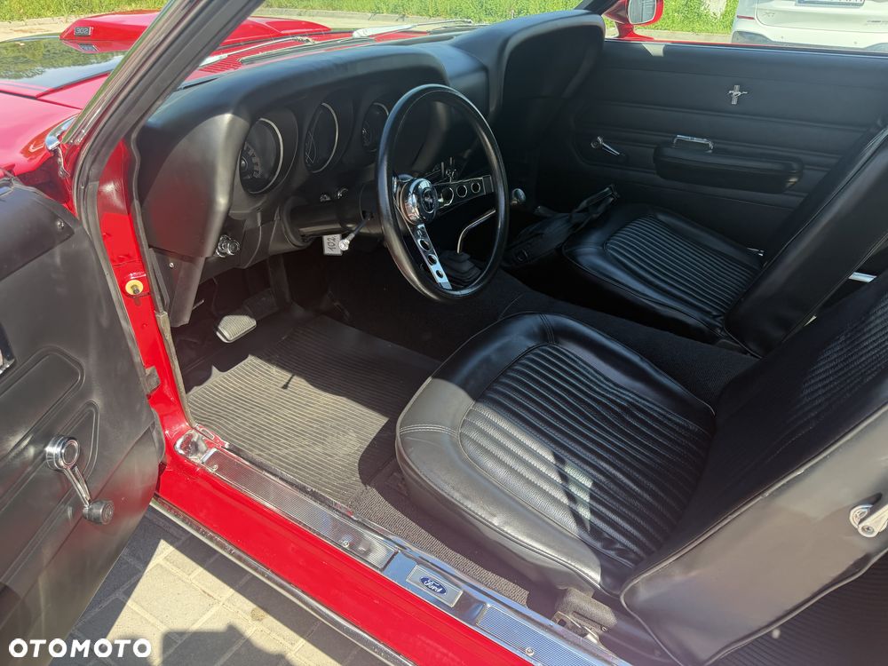 Ford Mustang - 11