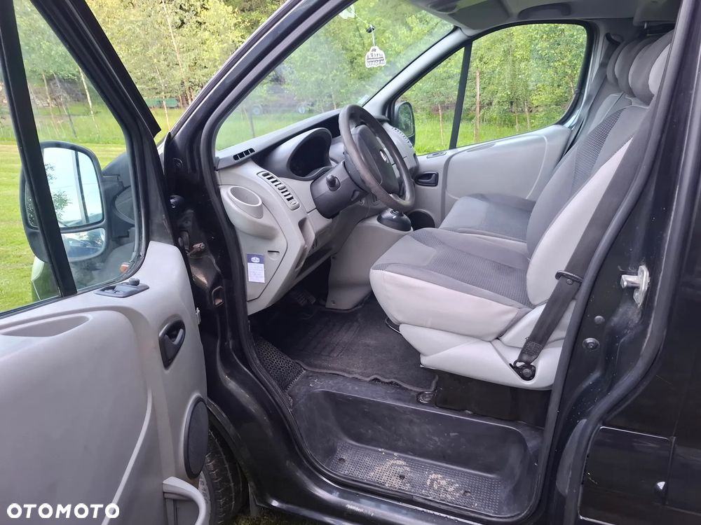 Opel Vivaro - 10