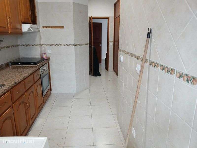 Arrenda-se Apartamento T3 no Laranjeiro – Almada - Grande imagem: 2/8