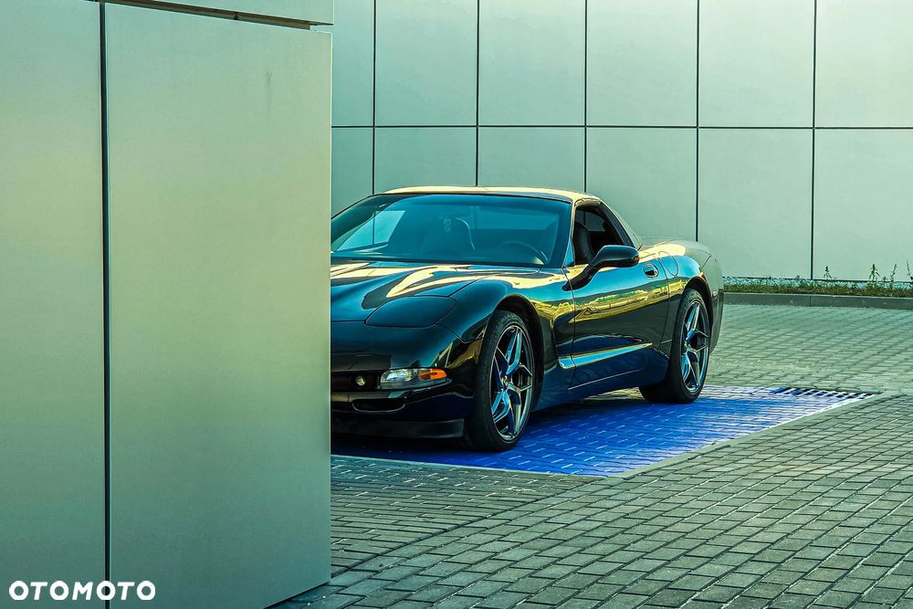 Chevrolet Corvette - 8