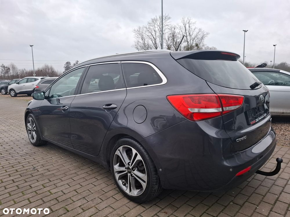 Kia Ceed 1.6 CRDi 136 ISG Spirit - 6