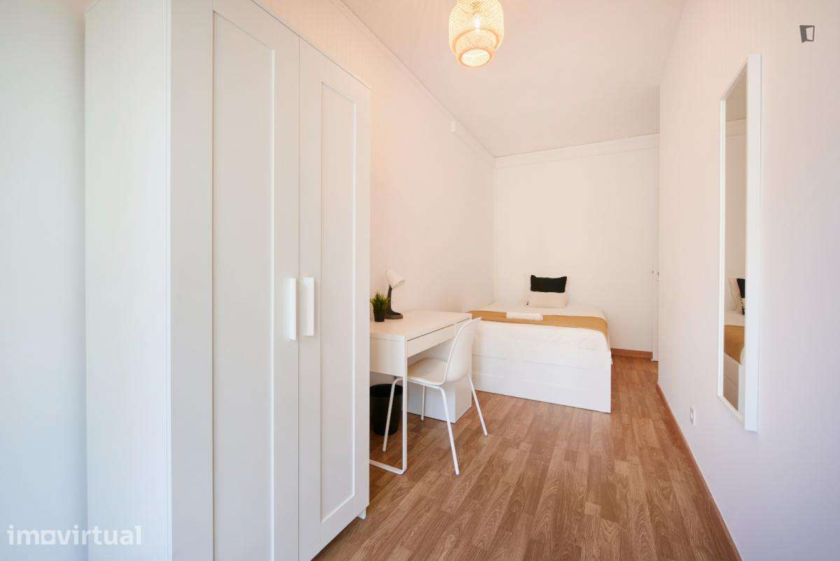 Quarto - localizado em Picoas Lisbon - Grande imagem: 4/18