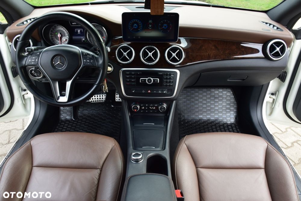 Mercedes-Benz CLA - 27
