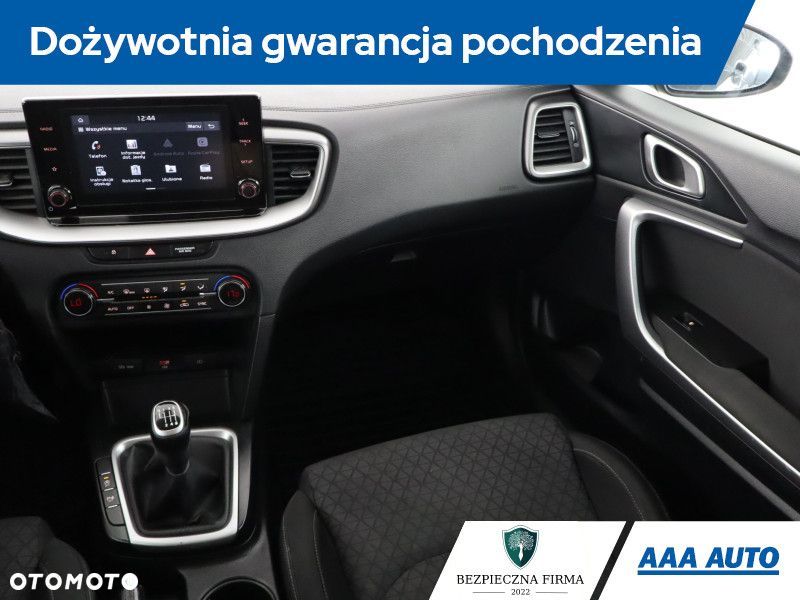 Kia Ceed - 10