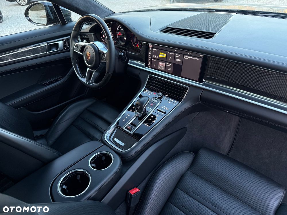 Porsche Panamera Turbo - 12