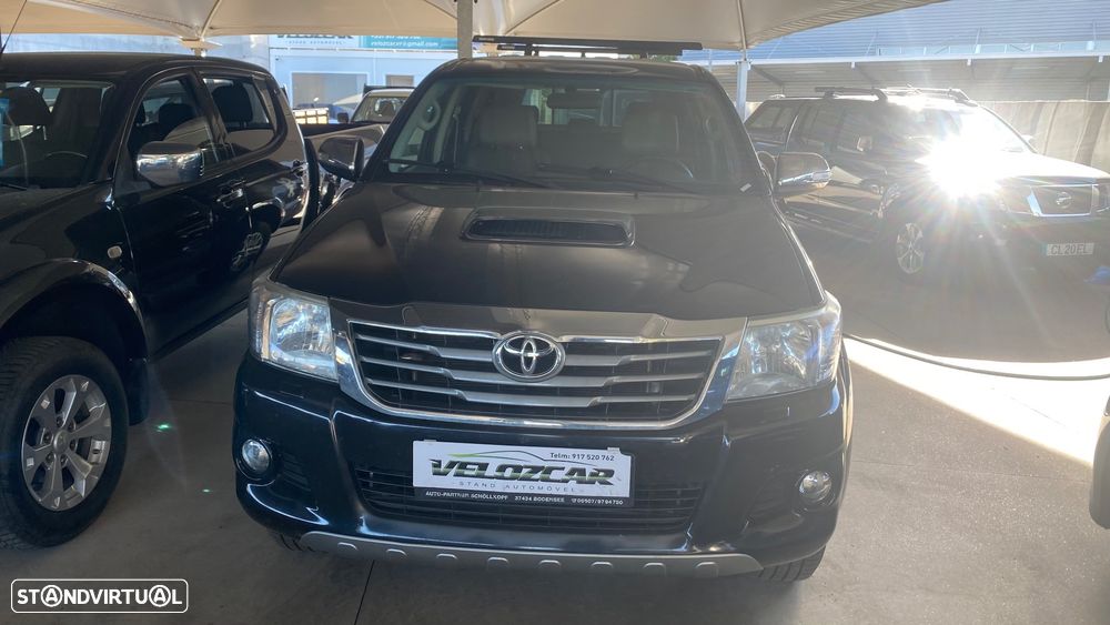 Toyota Hilux — photo 2