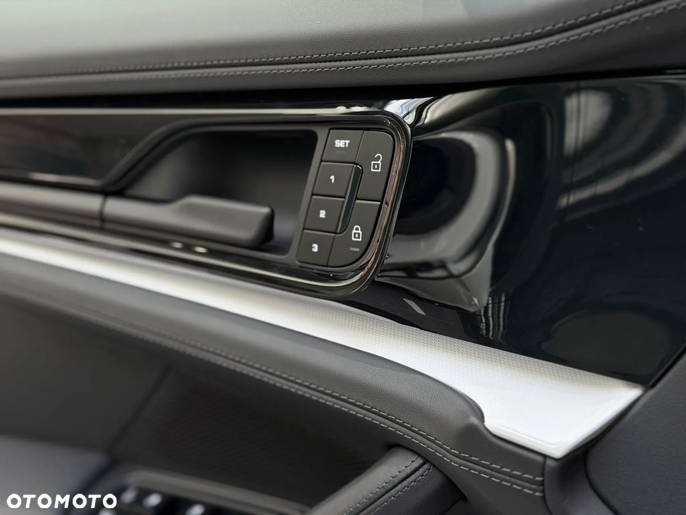 Porsche Panamera - 17