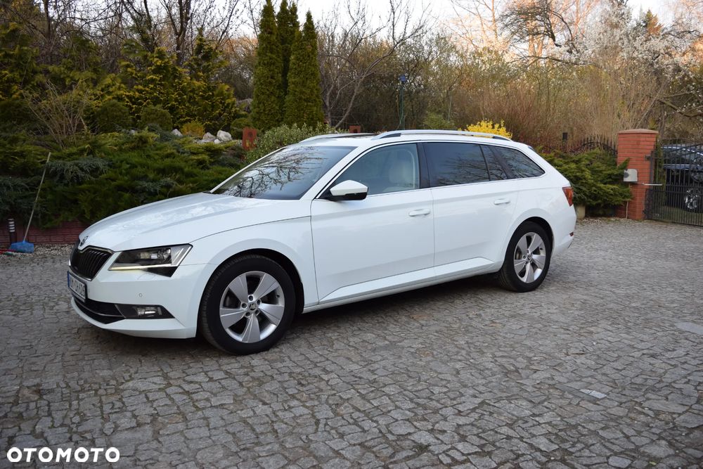 Skoda Superb 2.0 TDI DSG Ambition - 2