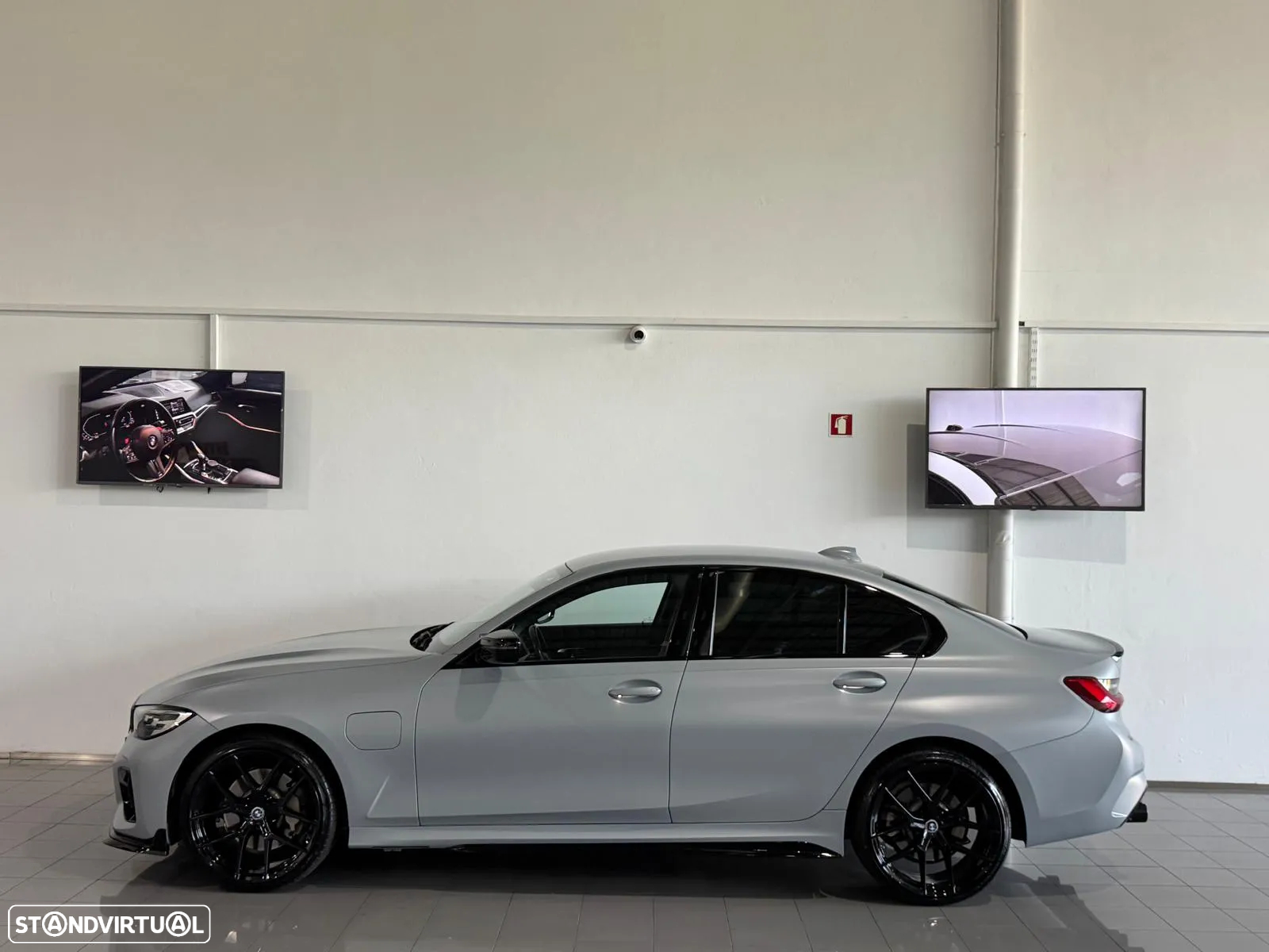 BMW 330 e Auto - 16