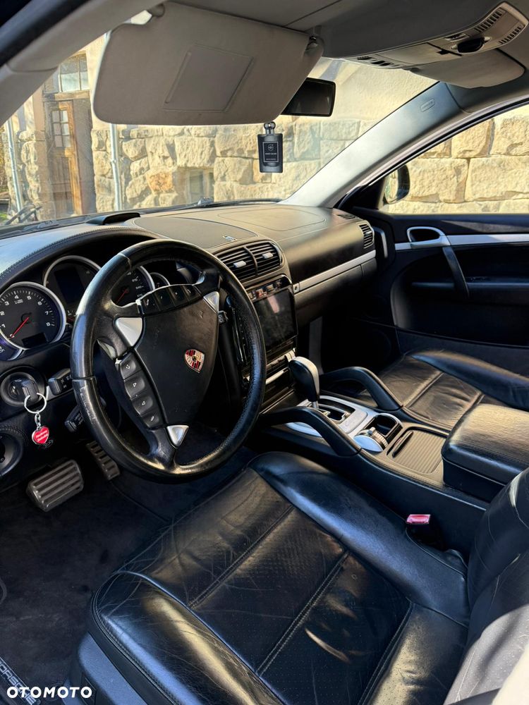 Porsche Cayenne - 7