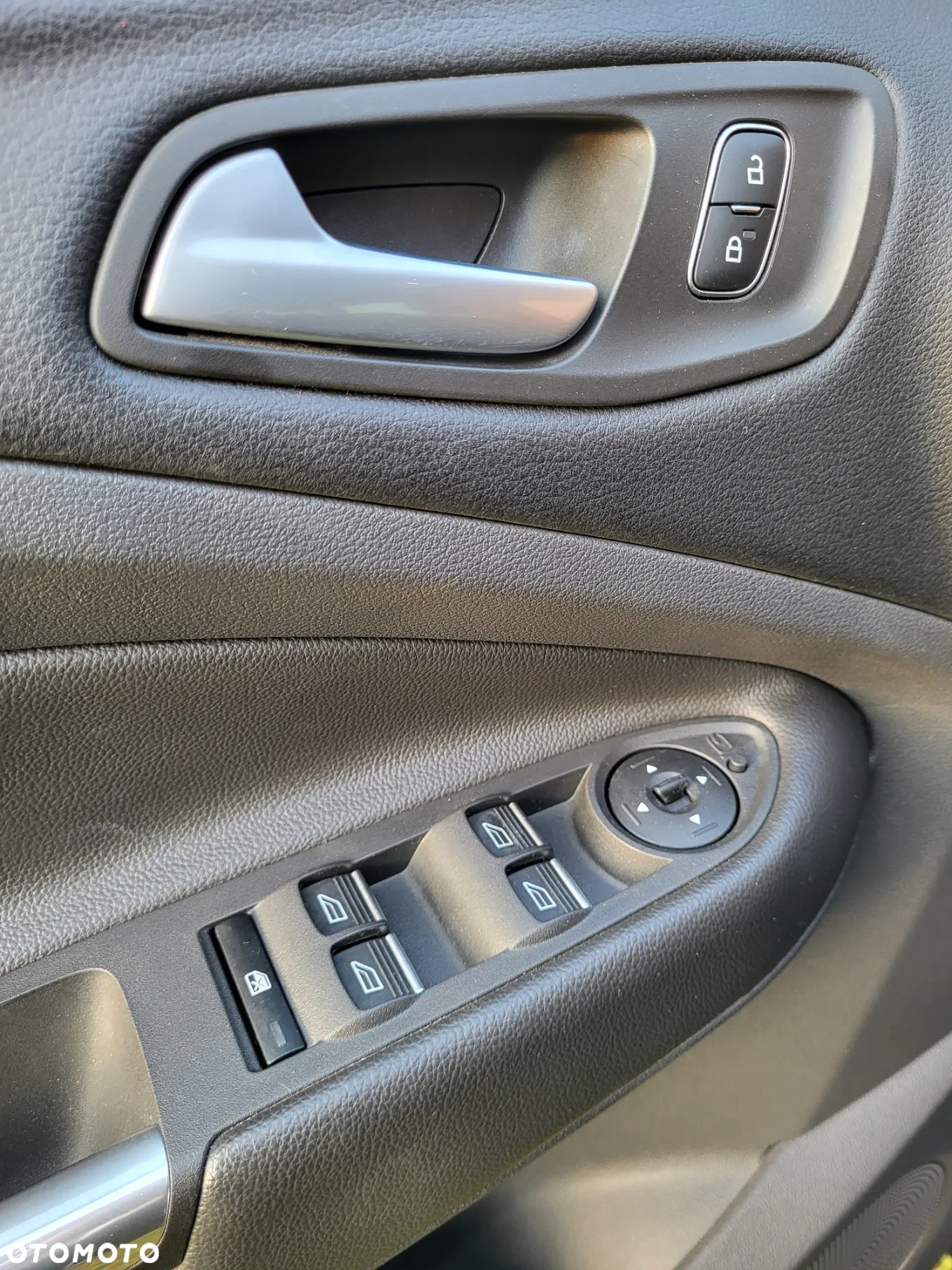 Ford Kuga 1.5 EcoBoost FWD Trend ASS MMT6 - 16