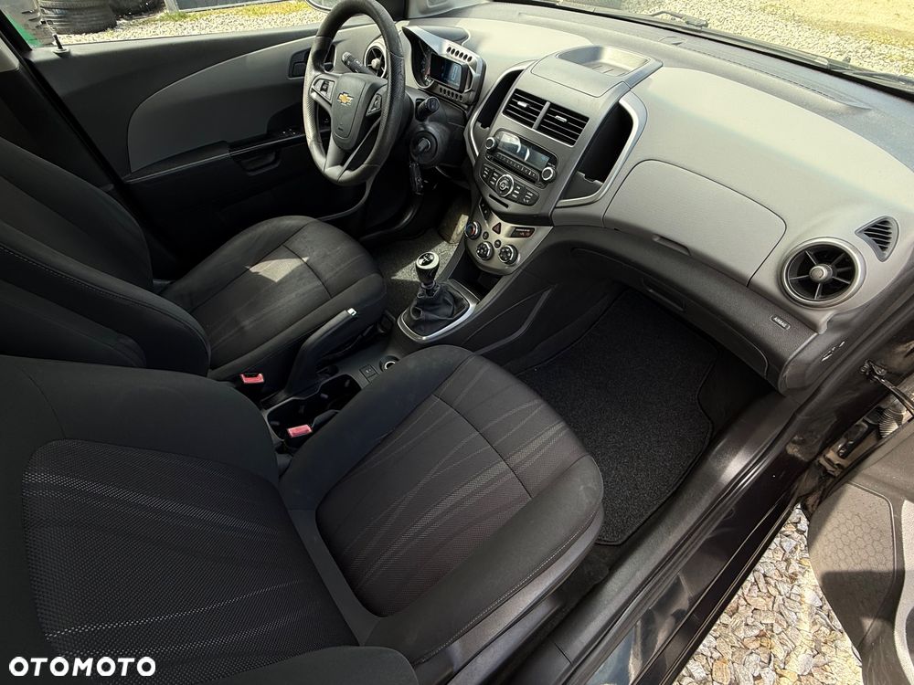 Chevrolet Aveo 1.4 16V LS - 8