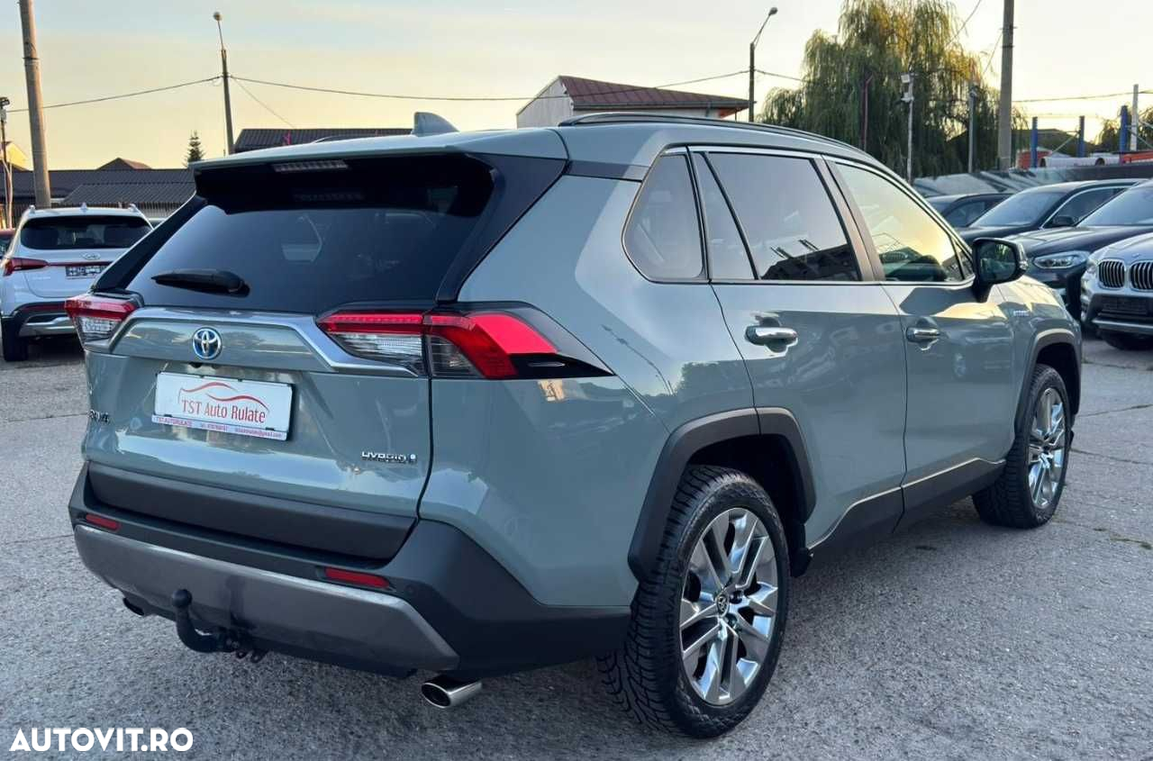 Toyota RAV4 - 8