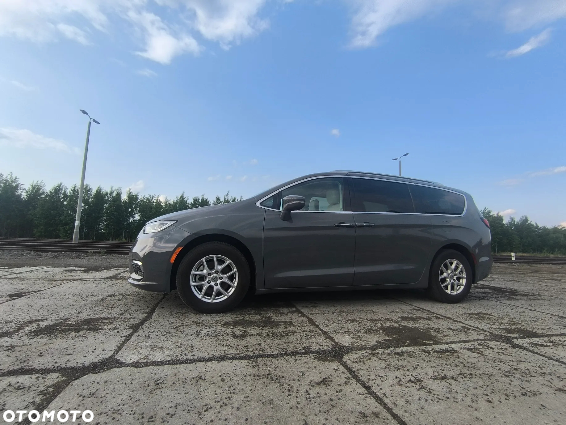 Chrysler Pacifica - 3