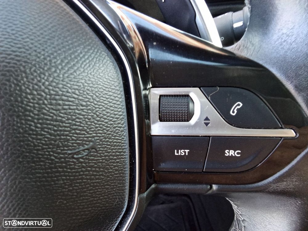 Peugeot 3008 1.5 BlueHDi Allure Pack EAT8 - 24