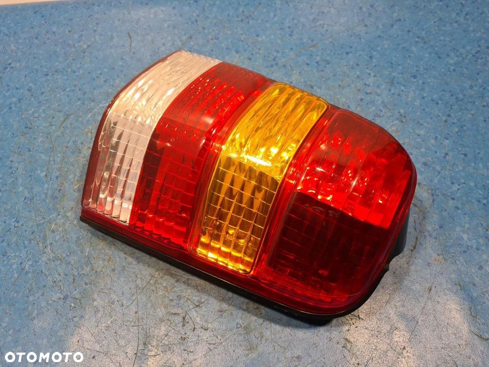 FORD MAVERICK II LIFT LAMPA TYŁ PRAWA ZEWNĘTRZNA - 3