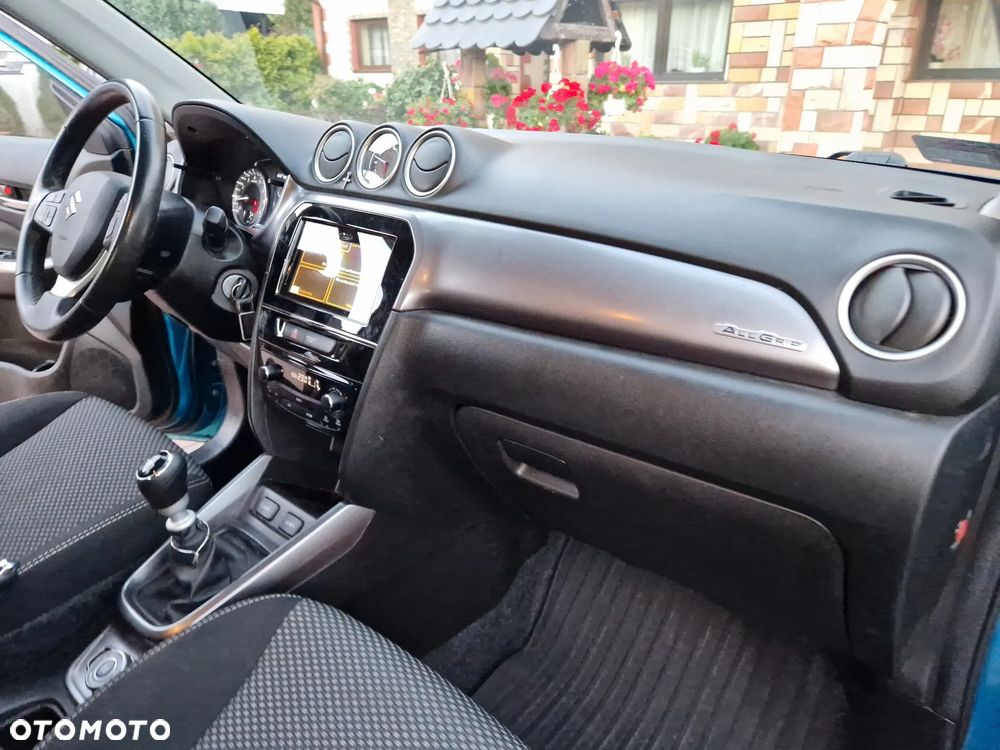 Suzuki Vitara 1.4 Boosterjet Premium 4WD - 25