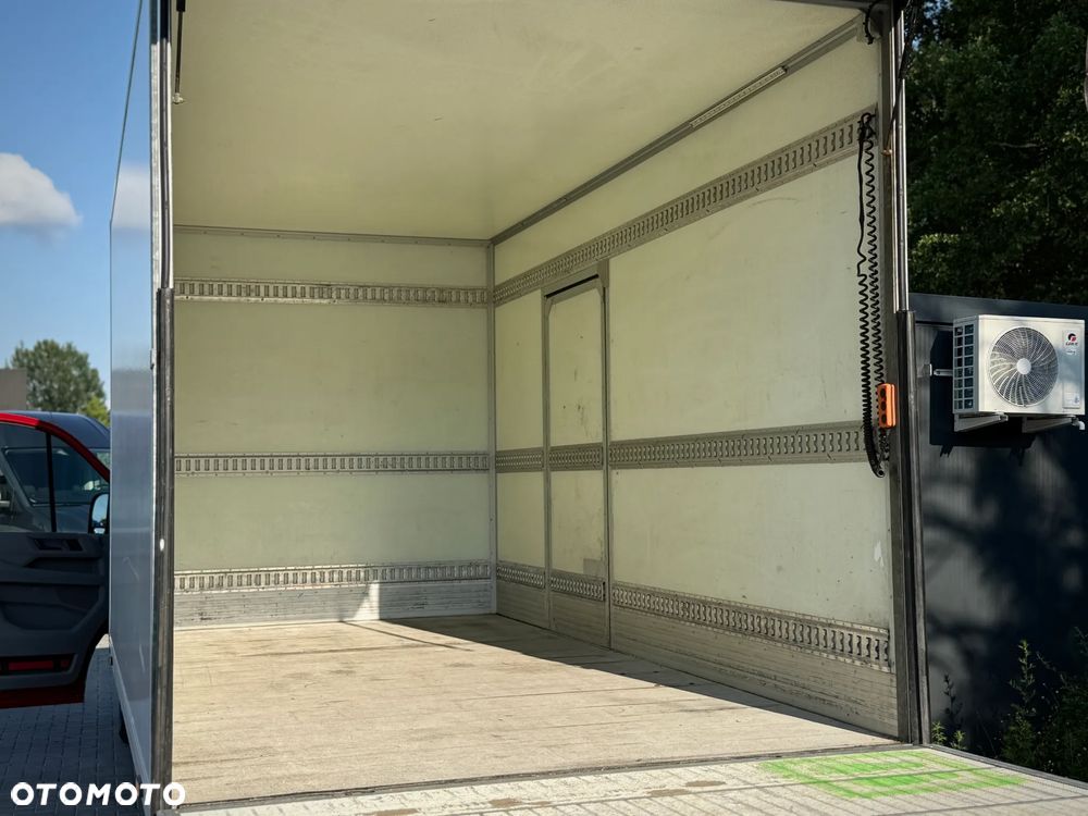 MAN TGE 3.180 / Kontener 4,2m + Winda Hydrauliczna 750KG + Drzwi Boczne / Bogate wyposażenie / Bezwypadkowy / ZAREJESTROWANY W PL - 8