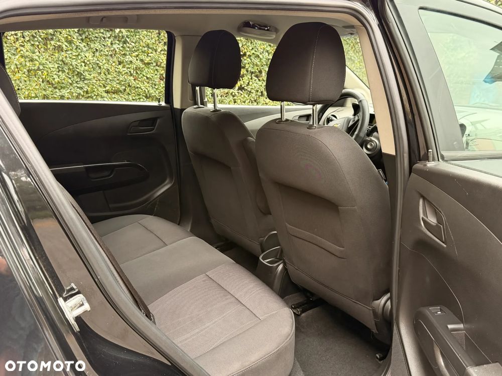 Chevrolet Aveo - 11