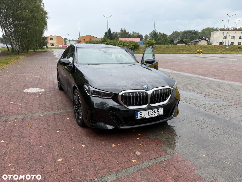 BMW Seria 5 520d xDrive mHEV - 1