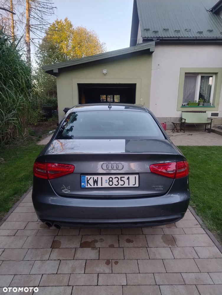 Audi A4 Limousine - 4