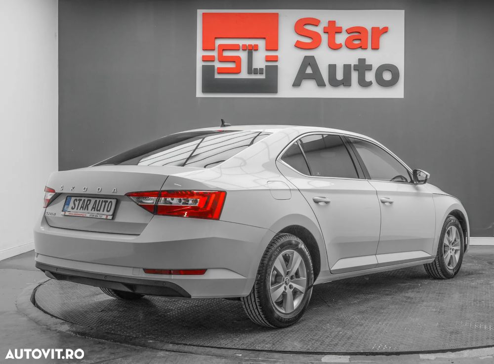 Skoda Superb 2.0 TDI DSG Ambition - 7