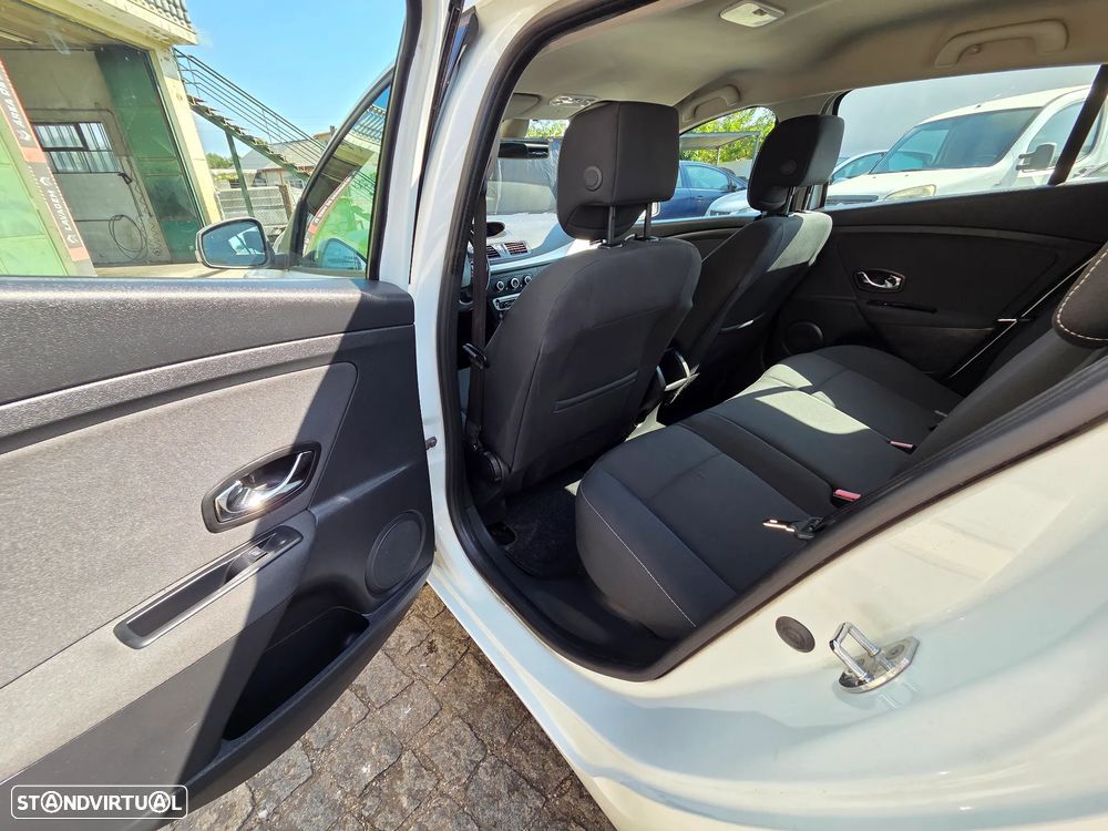 Renault Mégane 1.5 dCi Dynamique - 9