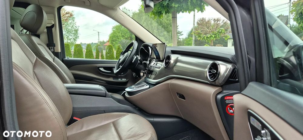 Mercedes-Benz Klasa V 300 d 4-Matic Exclusive 9G-Tronic (d³ugi) - 23