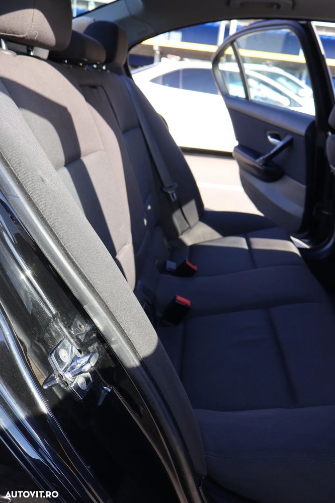 BMW Seria 3 - 12
