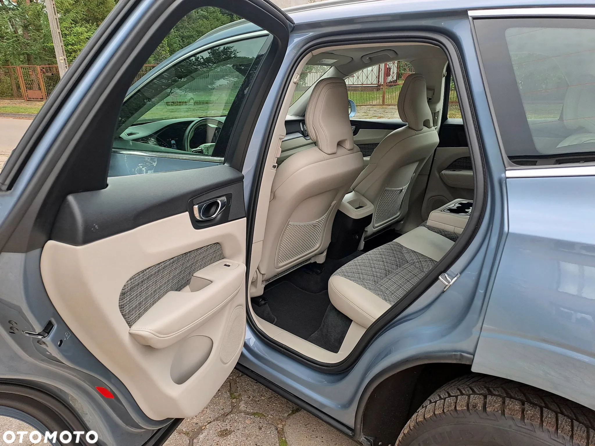 Volvo XC 60 B4 D AWD Momentum Pro - 10