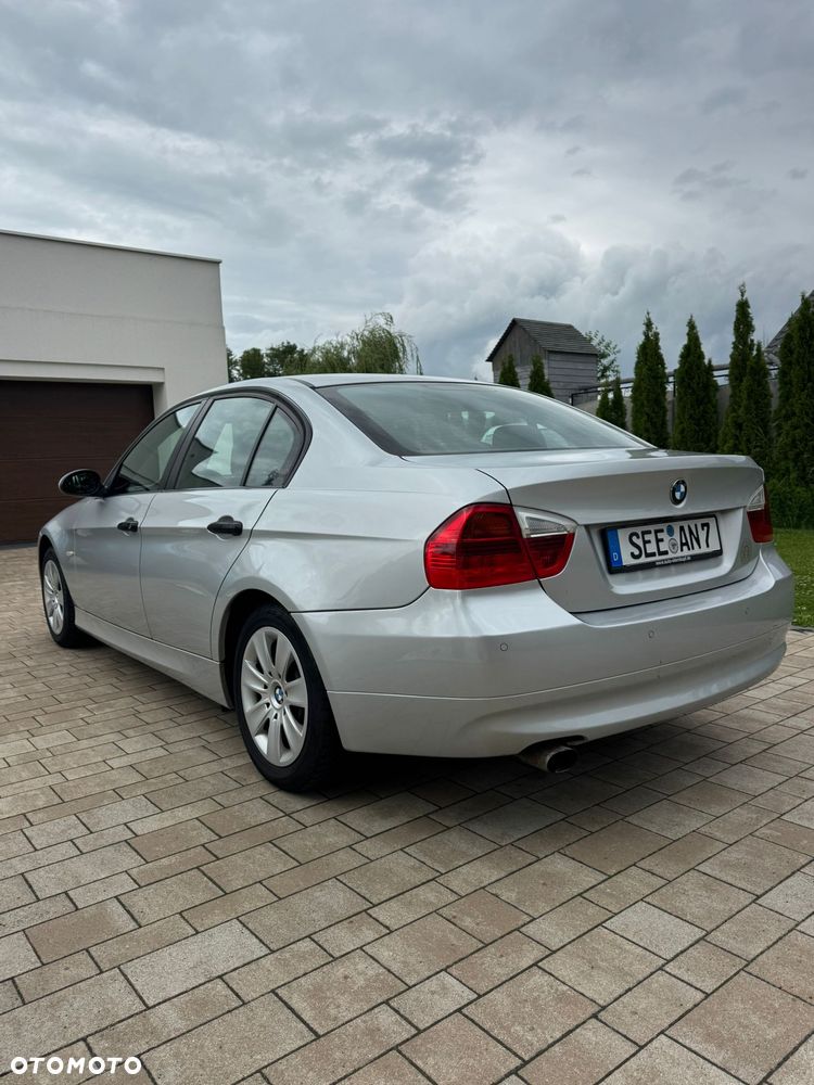 BMW Seria 3 320i - 11