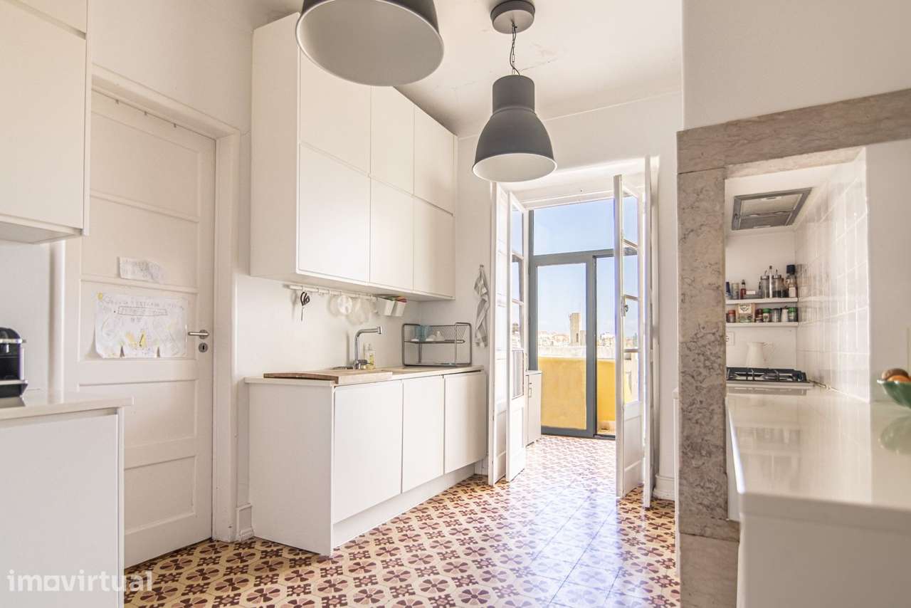 Espaçoso Apartamento T3 na Estefânia - Grande imagem: 2/19