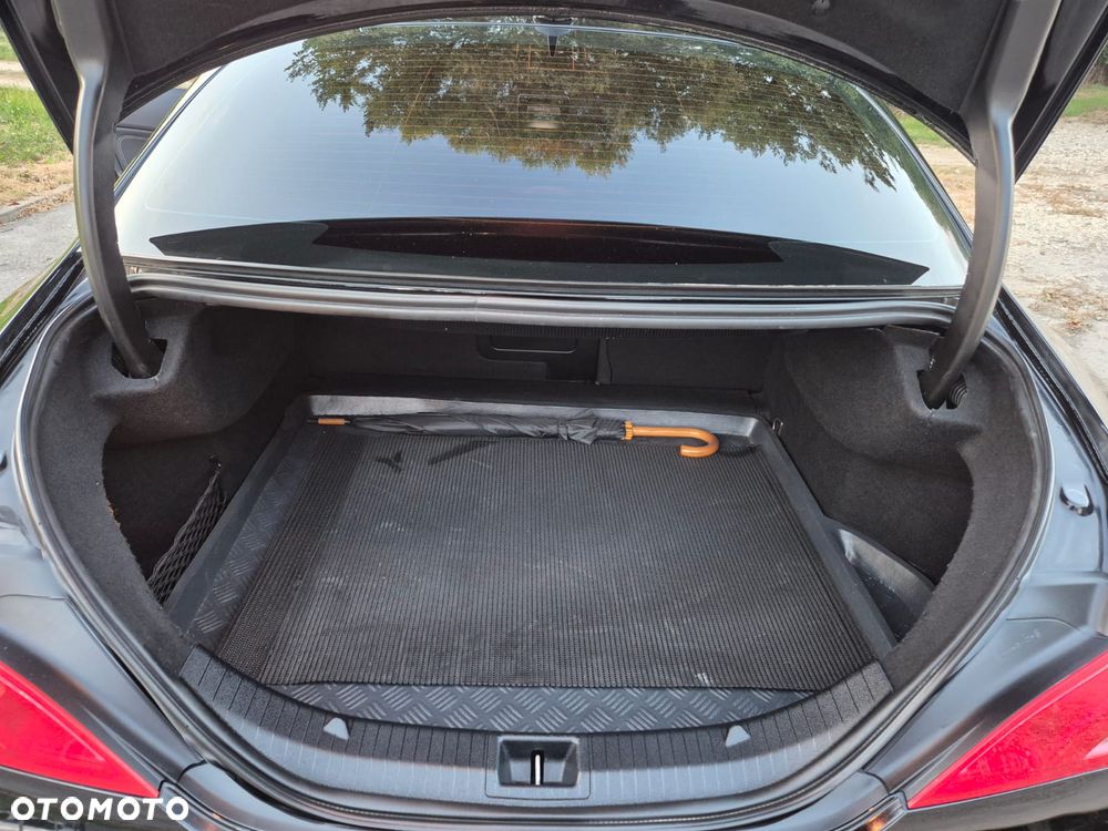 Mercedes-Benz CLA 250 4Matic 7G-DCT - 13