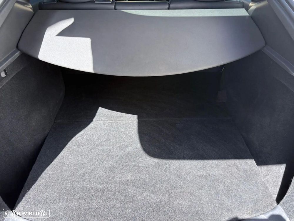 Tesla Model Y Long Range Tração Integral - 29