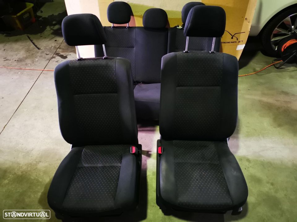 DAIHATSU SIRION CONJUNTO DE BANCOS FRENTE E TRÁS B013 - 1
