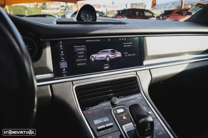 Porsche Panamera Sport Turismo 4 E-Hybrid Platinum Edition - 36