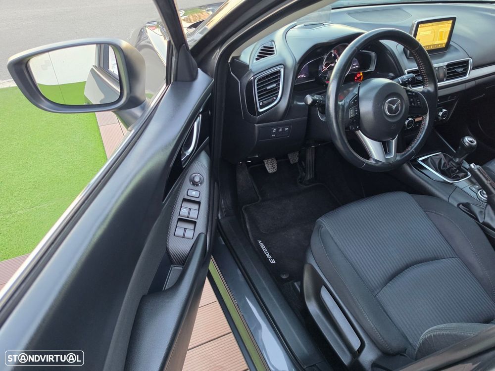 Mazda 3 Hatchback 1.5 Sky-D Excellence Navi - 25