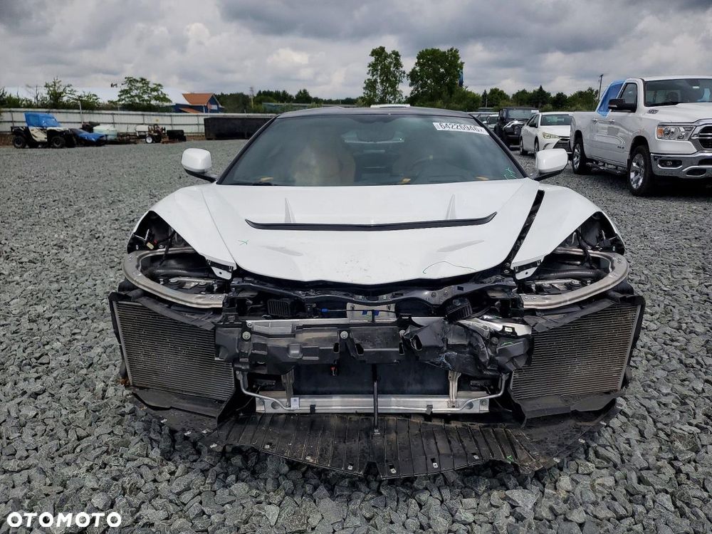 Chevrolet Corvette - 19