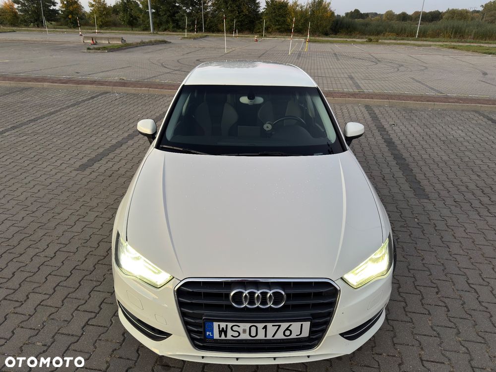 Audi A3 Sportback 1.6 TDI DPF S tronic Ambiente - 20