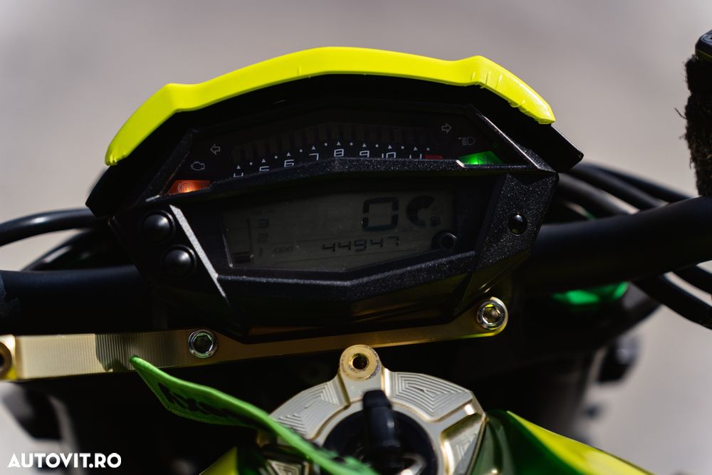 Kawasaki Z 1000R - 9