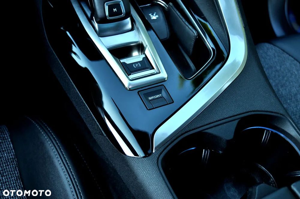 Peugeot 3008 PureTech 180 Stop & Start GPF EAT8 GT - 35