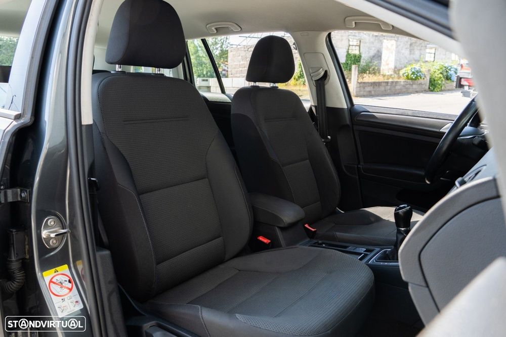 VW Golf 1.6 TDI Confortline - 41