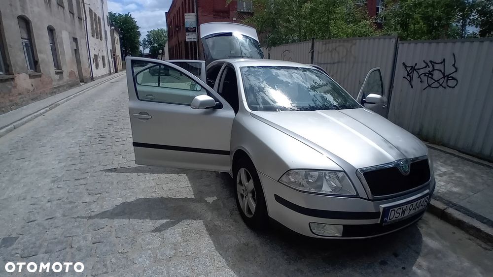 Skoda Octavia 1.6 Ambiente Tiptr - 6
