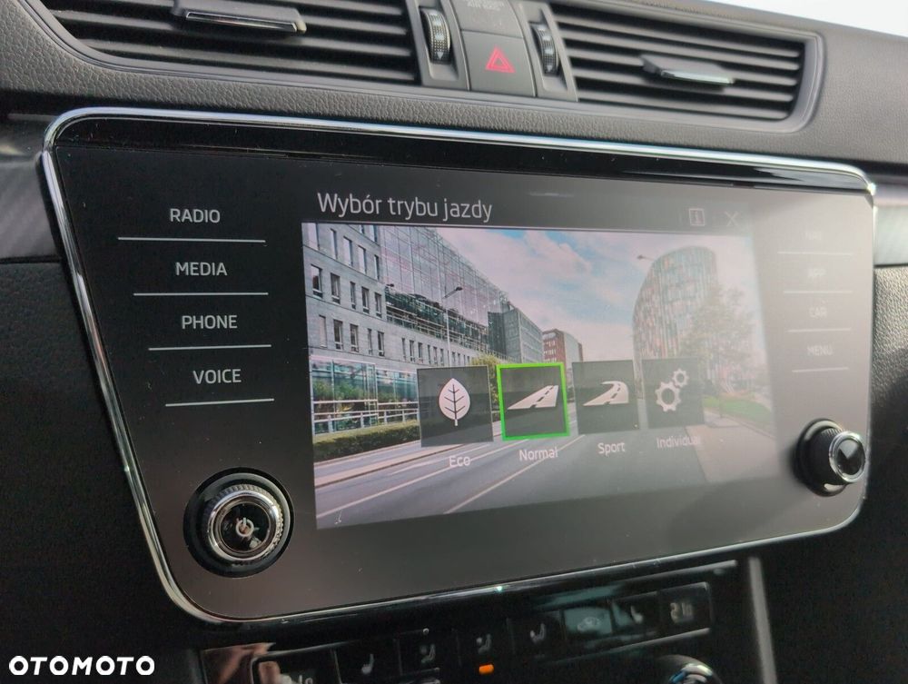 Skoda Superb 2.0 TSI Sportline DSG - 33