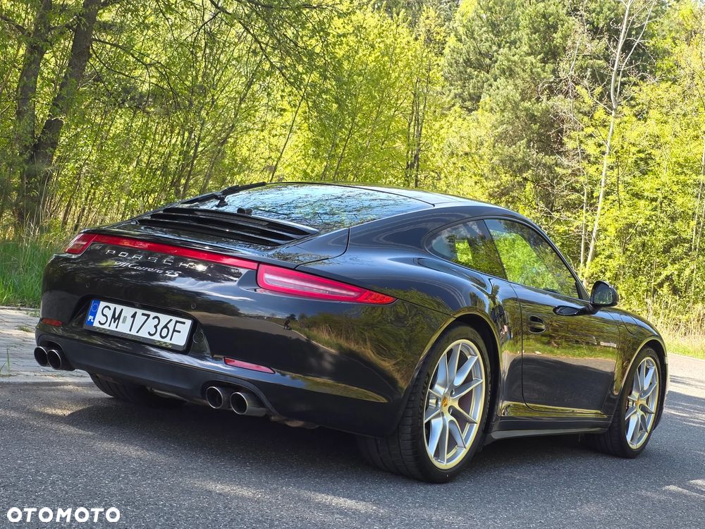 Porsche 911 Carrera 4S - 2