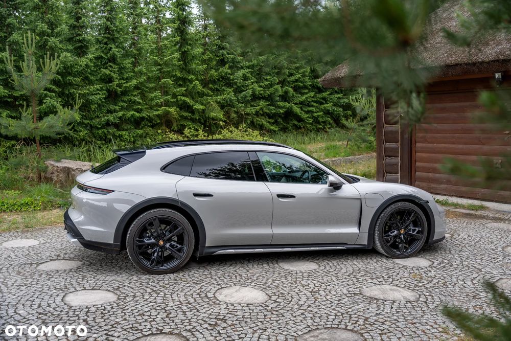 Porsche Taycan 4 - 15