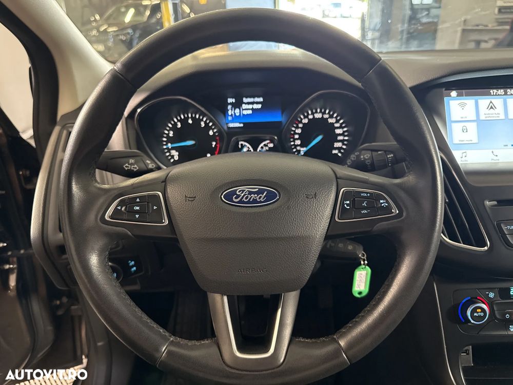 Ford Focus - 17