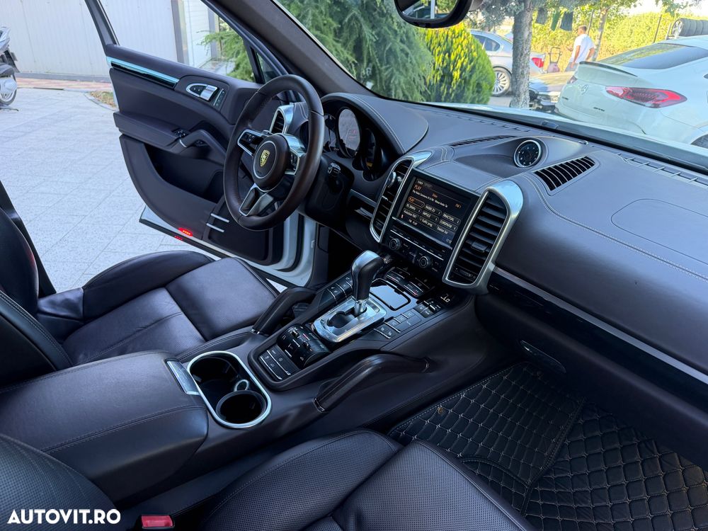 Porsche Cayenne - 10
