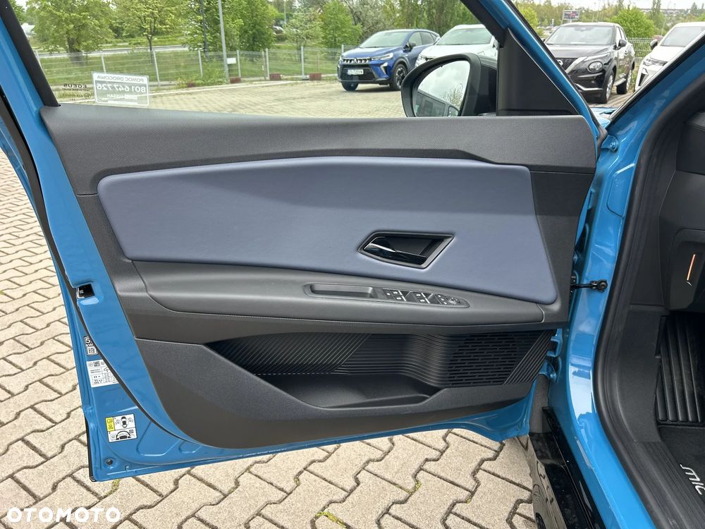 Nissan Micra 52kWh Evolve Plus - 10